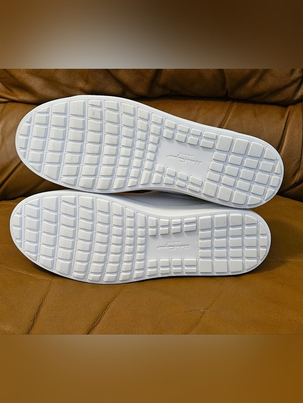 Women's Salvatore Ferragamo White Leather Silver Glitter Size 8.5 - Picture 15 of 16